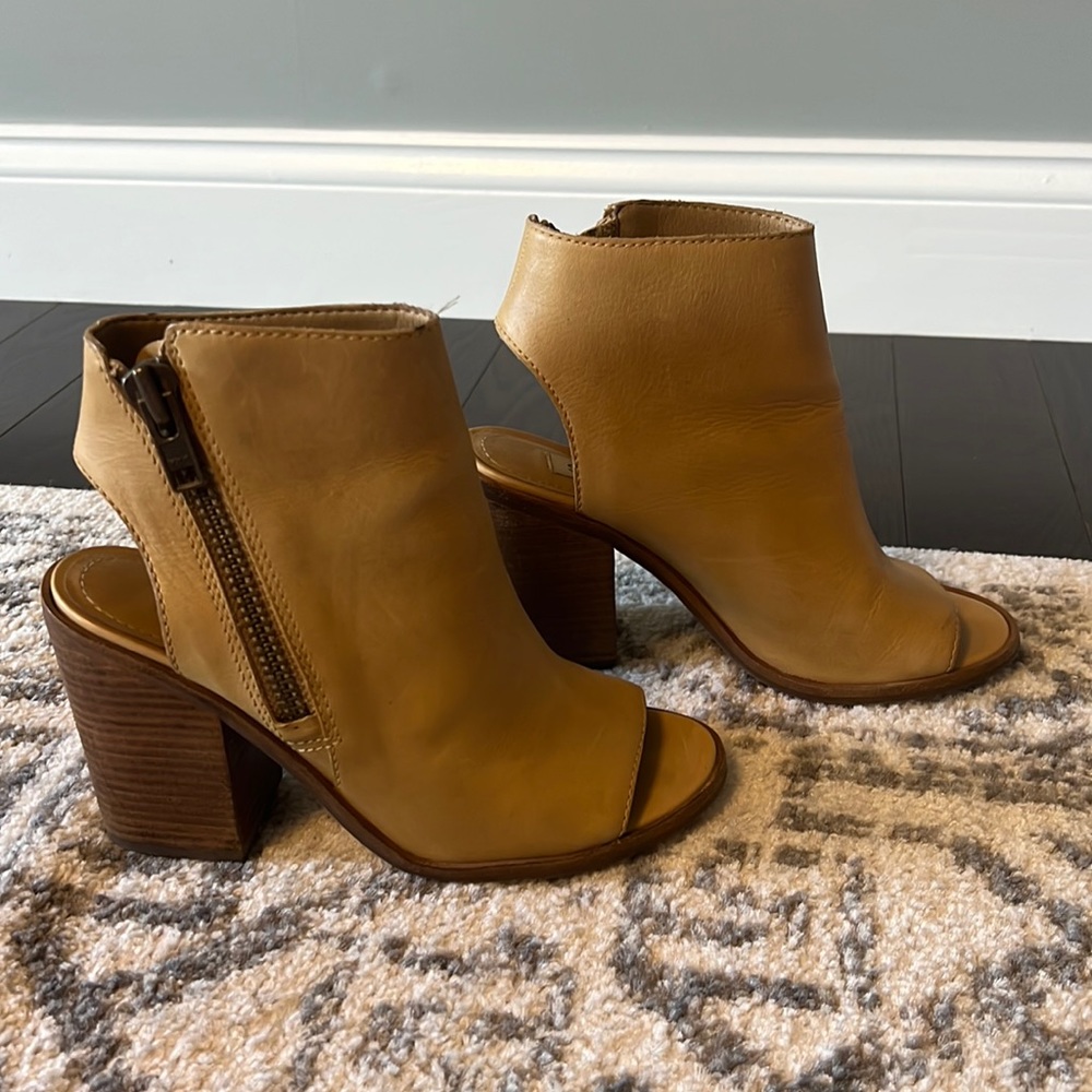 Steve Madden Terraa Camel Sling Back Block Open T… - image 1